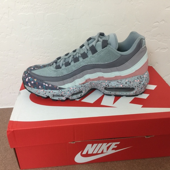 Nike Women’s Air Max 95 SE “Confetti”  918413-002 - Picture 8 of 8